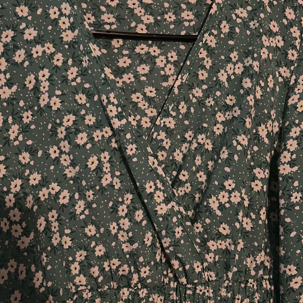 Women’s dress - Picture 6 of 7